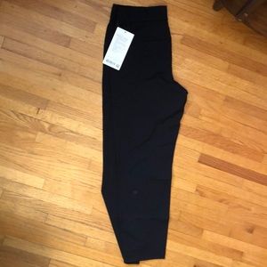 Lululemon On the fly 7/8 pants NWT